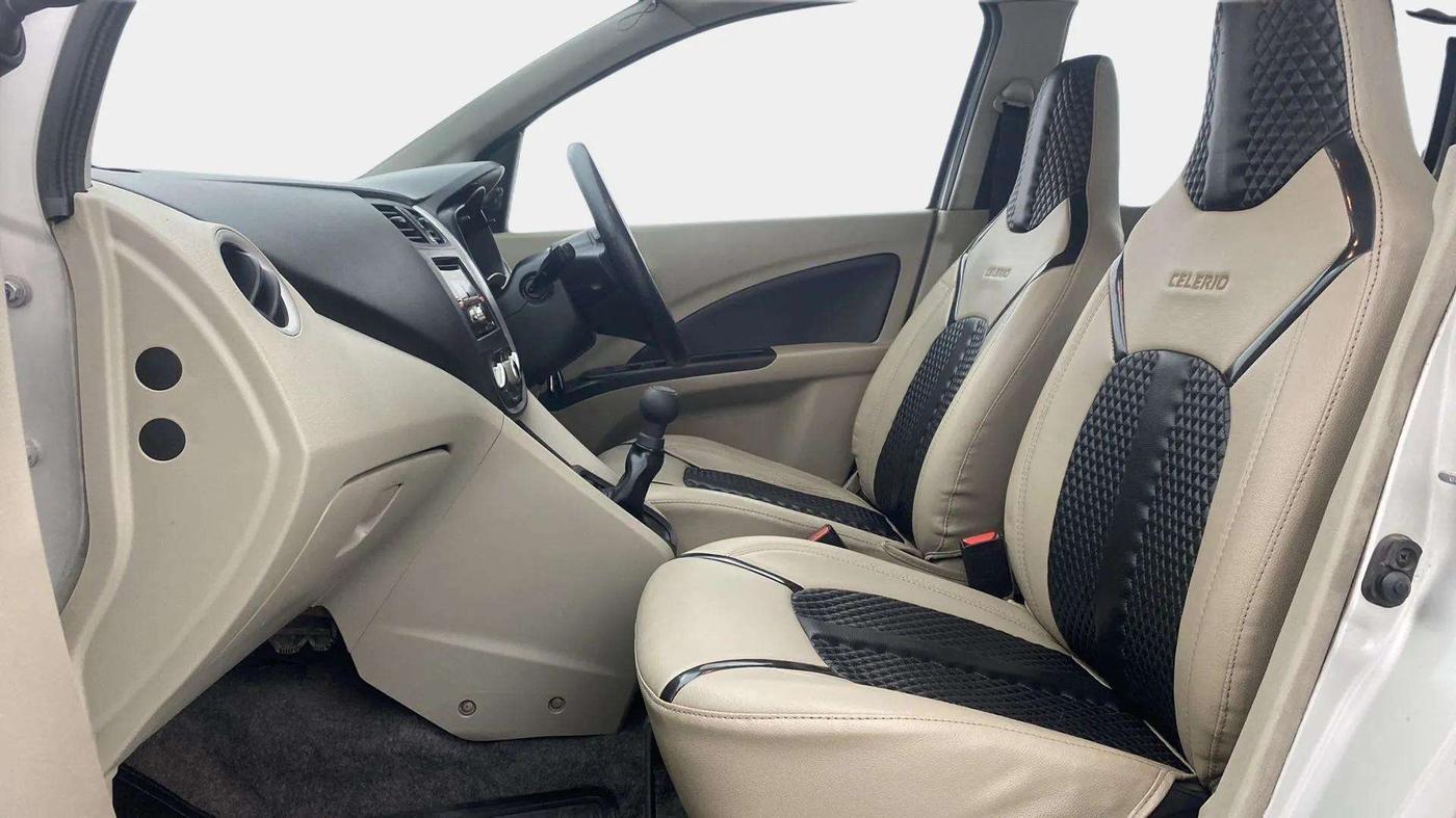 2017 Maruti Celerio VXI CNG, CNG, Manual, 1,11,029 km, Right Side Front Door Cabin