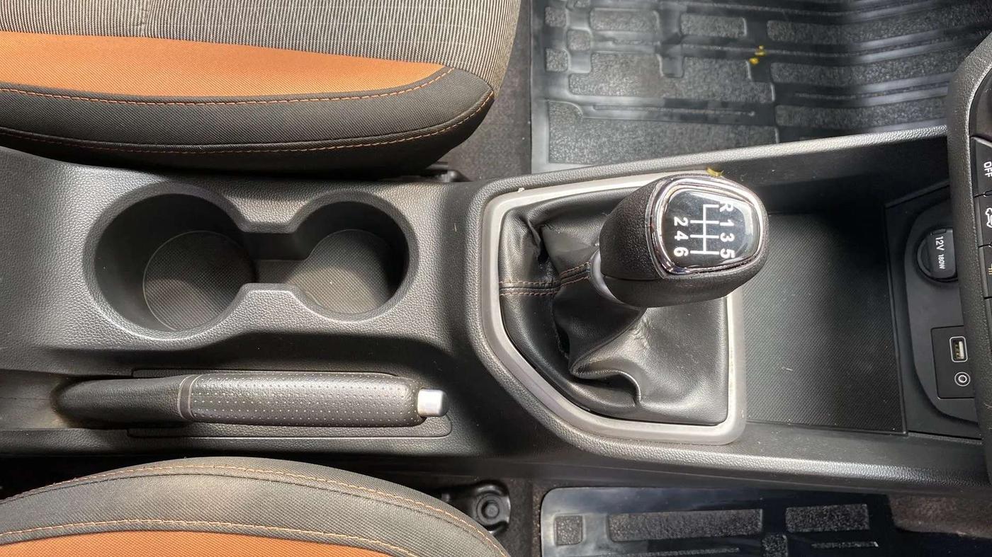 2018 Hyundai Creta SX PLUS 1.6 PETROL SPECIAL EDITION, Petrol, Manual, 83,652 km, Gear Lever
