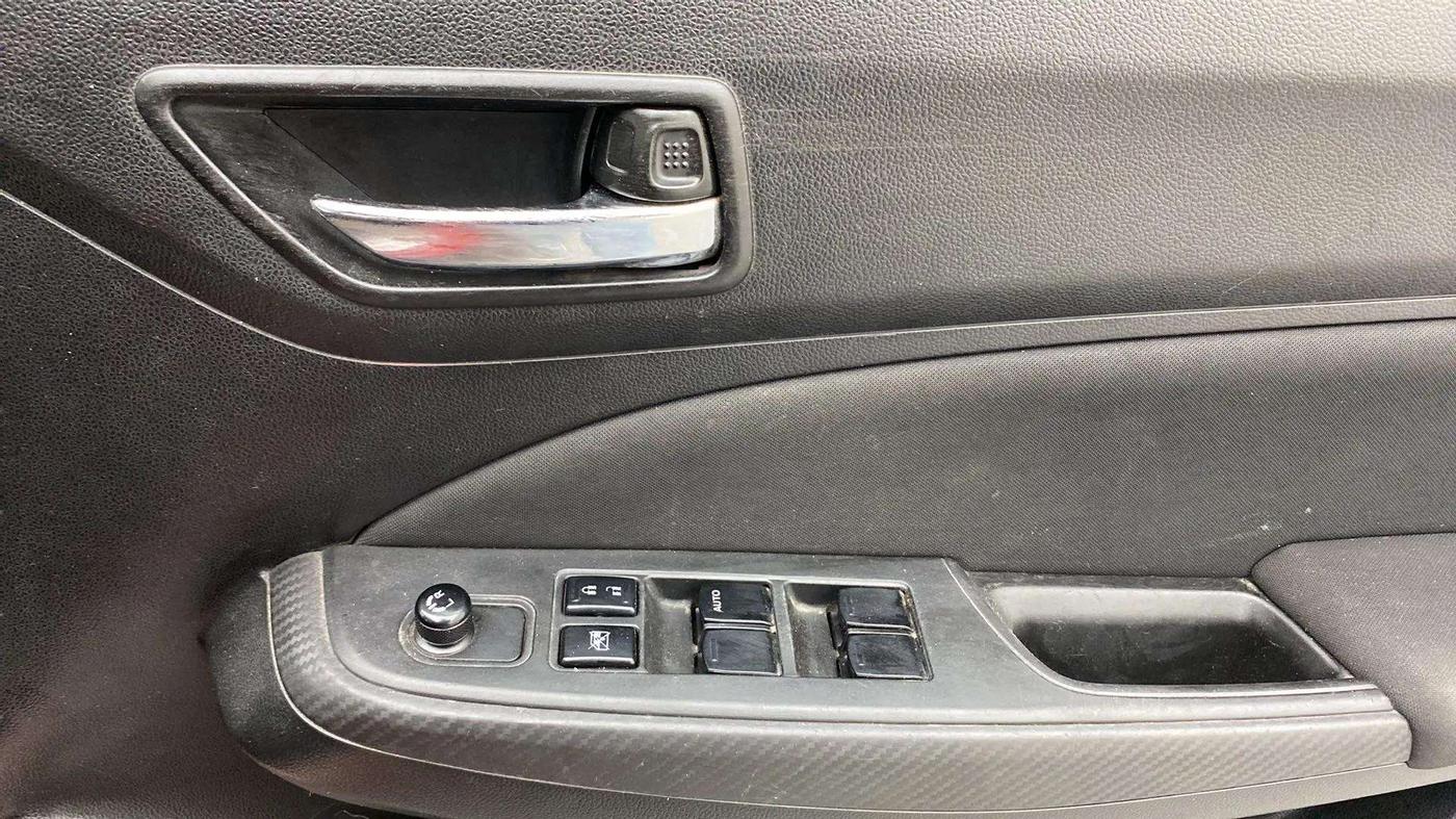 2020 Maruti Swift VXI, Petrol, Manual, 76,004 km, Driver Side Door Panels Control