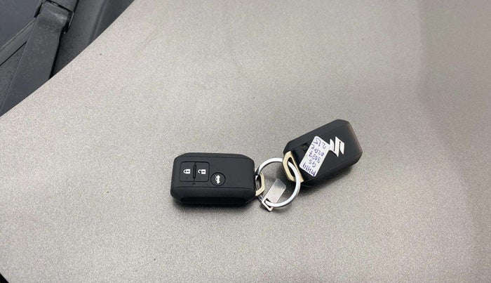 2018 Maruti Dzire ZXI, Petrol, Manual, 45,714 km, Key Close Up