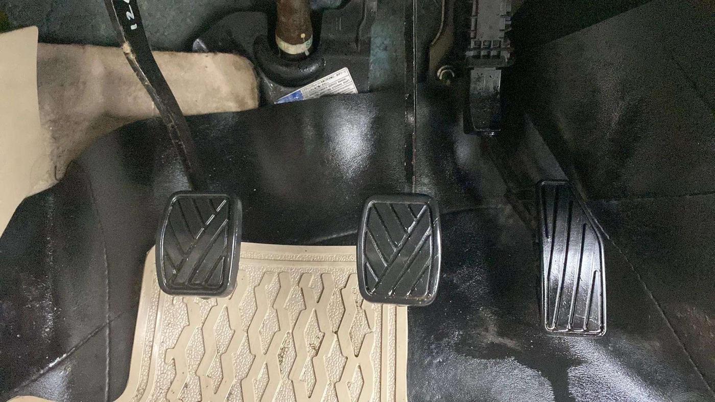 2018 Maruti Dzire ZXI, Petrol, Manual, 45,714 km, Pedals