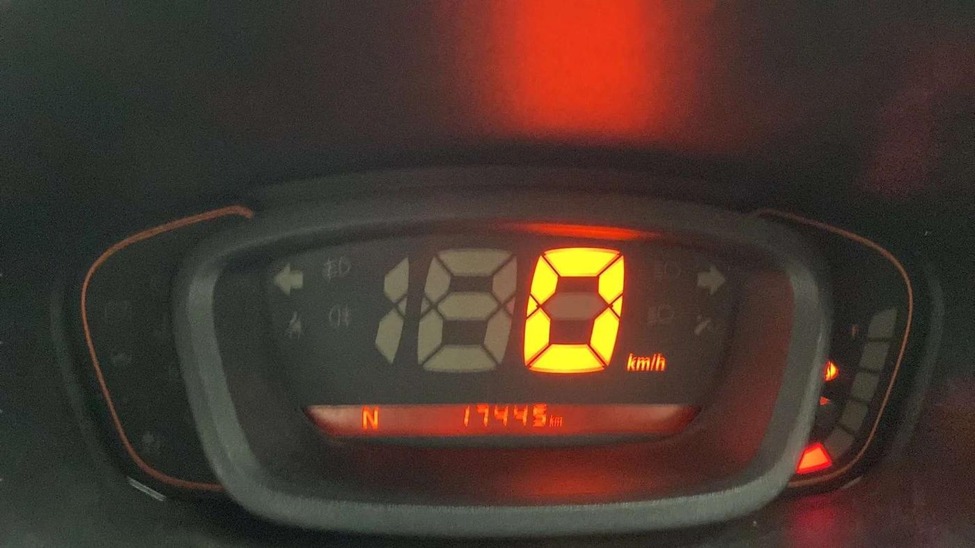 2019 Renault Kwid RXT 1.0 AMT (O), Petrol, Automatic, 17,670 km, Odometer Image