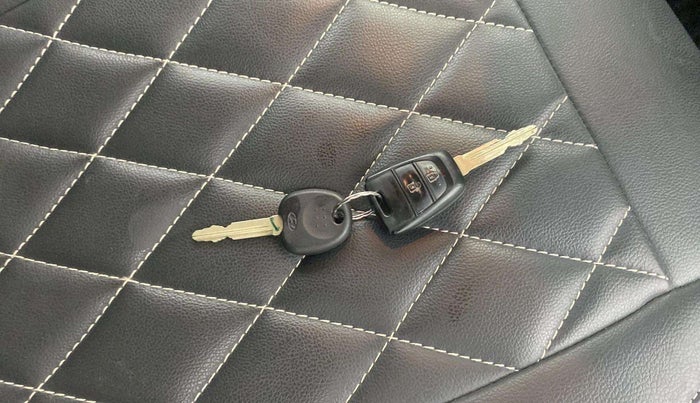 2019 Hyundai Grand i10 SPORTZ AT 1.2 KAPPA VTVT, Petrol, Automatic, 10,663 km, Key Close Up