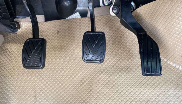 2021 Maruti Ciaz SIGMA 1.5 SHVS MT  PETROL, Petrol, Manual, 27,104 km, Pedals