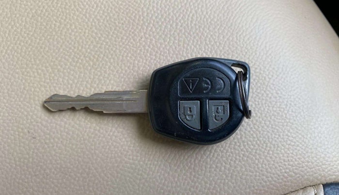 2021 Maruti Ciaz SIGMA 1.5 SHVS MT  PETROL, Petrol, Manual, 27,104 km, Key Close Up