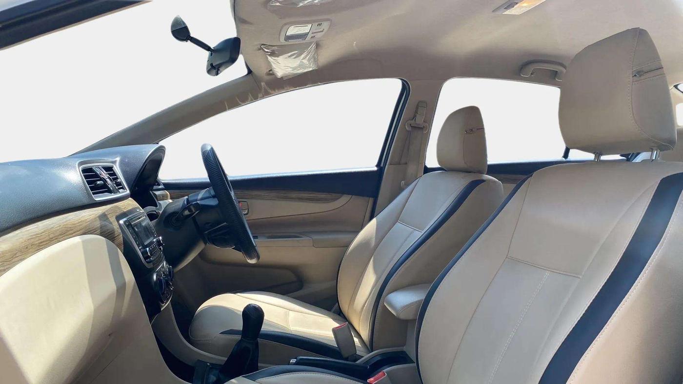 2021 Maruti Ciaz SIGMA 1.5 SHVS MT  PETROL, CNG, Manual, 27,104 km, Right Side Front Door Cabin