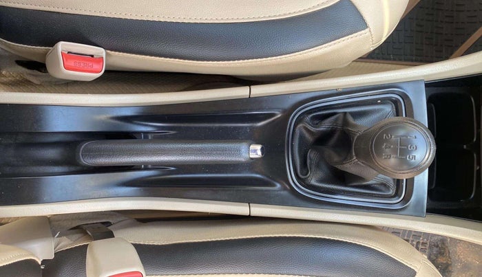2021 Maruti Ciaz SIGMA 1.5 SHVS MT  PETROL, Petrol, Manual, 27,104 km, Gear Lever
