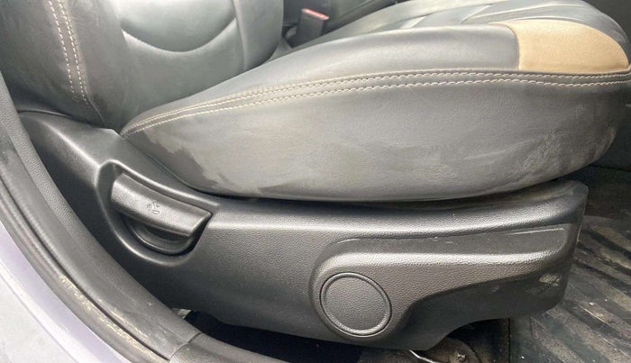 2016 Hyundai Grand i10 ASTA (O) AT 1.2 KAPPA VTVT, Petrol, Automatic, 50,596 km, Driver Side Adjustment Panel