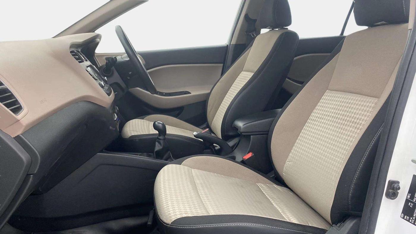 2020 Hyundai Elite i20 SPORTZ PLUS 1.2, Petrol, Manual, 48,816 km, Right Side Front Door Cabin