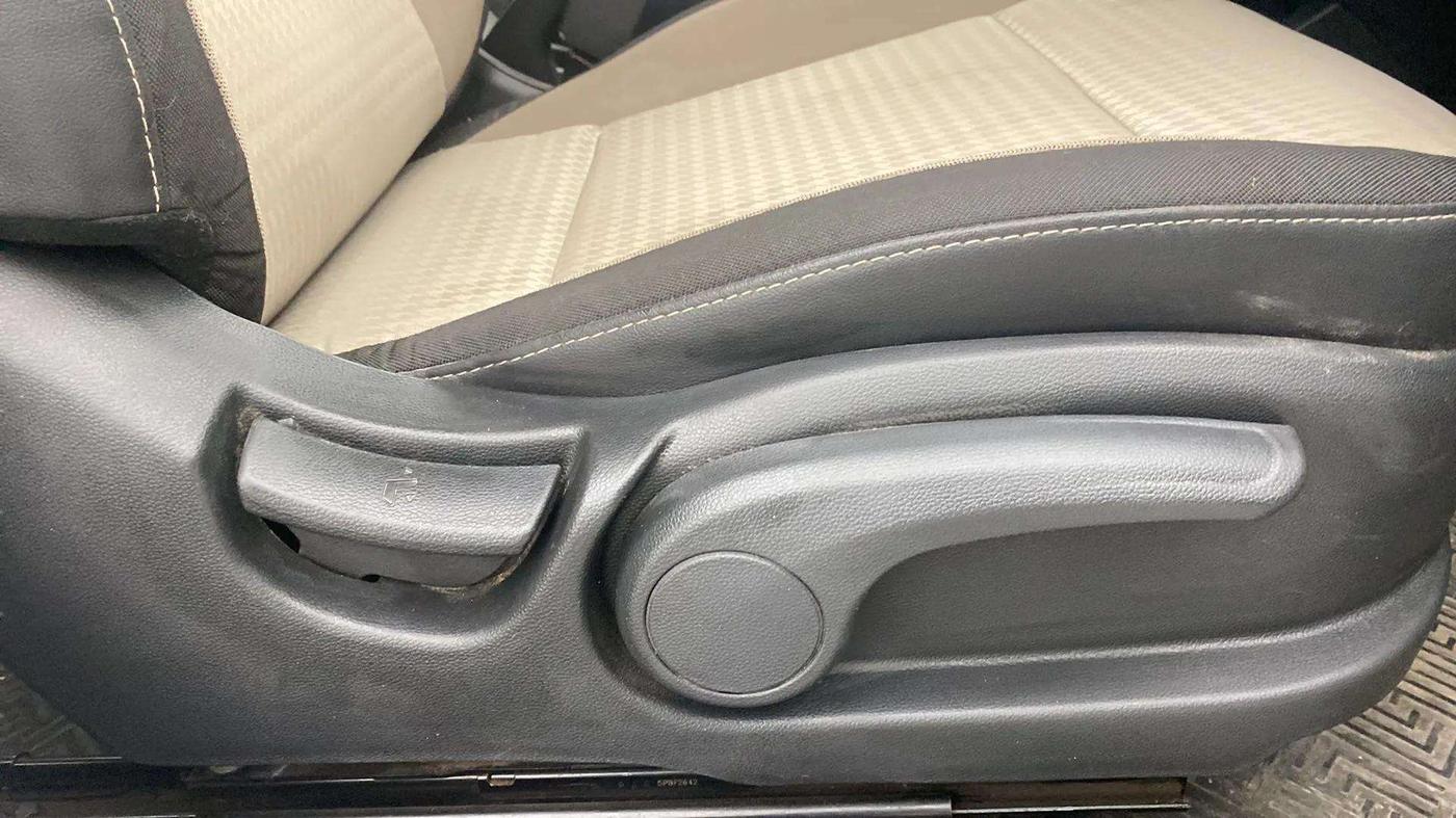 2020 Hyundai Elite i20 SPORTZ PLUS 1.2, Petrol, Manual, 48,816 km, Driver Side Adjustment Panel