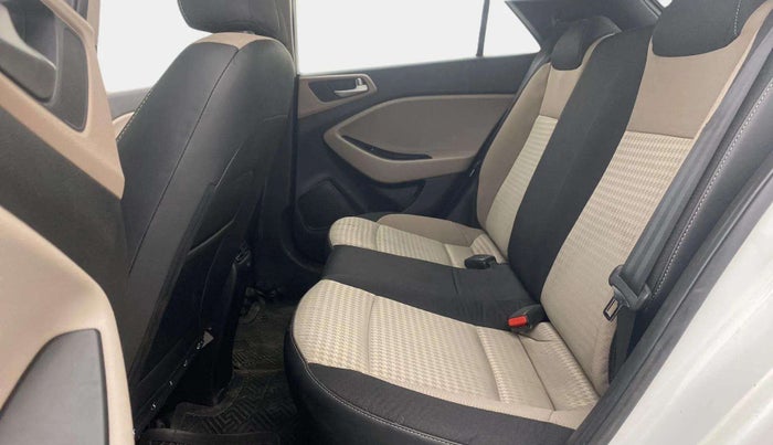 2020 Hyundai Elite i20 SPORTZ PLUS 1.2, Petrol, Manual, 48,816 km, Right Side Rear Door Cabin
