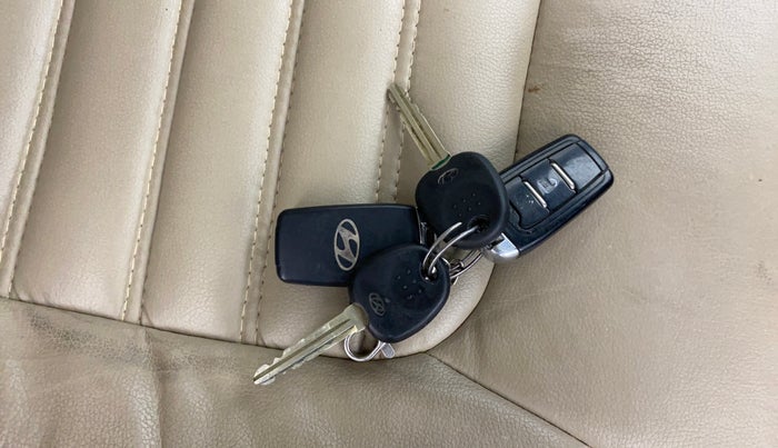 2014 Hyundai i10 MAGNA 1.1, Petrol, Manual, 84,452 km, Key Close Up