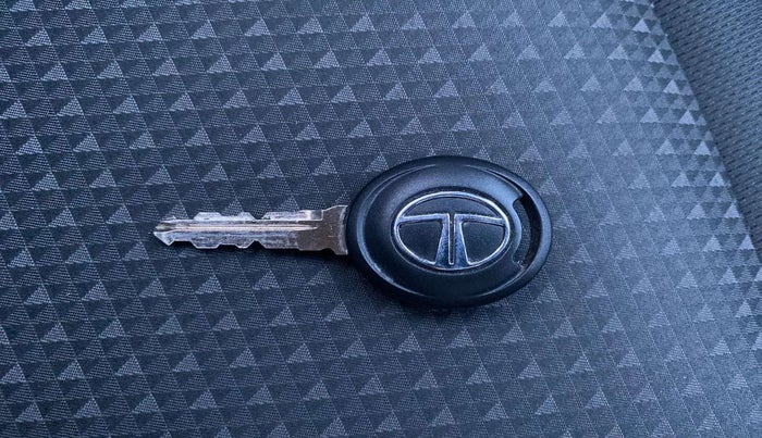 2018 Tata Tiago XZ PETROL, Petrol, Manual, 45,284 km, Key Close Up