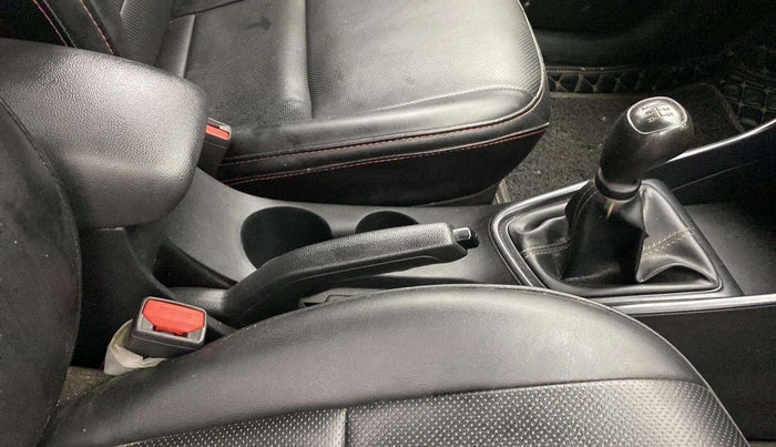 2020 Hyundai NEW I20 SPORTZ 1.2 MT, Petrol, Manual, 47,357 km, Gear Lever