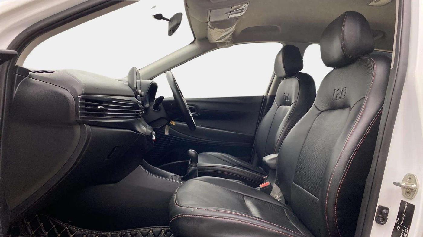 2020 Hyundai NEW I20 SPORTZ 1.2 MT, Petrol, Manual, 47,357 km, Right Side Front Door Cabin