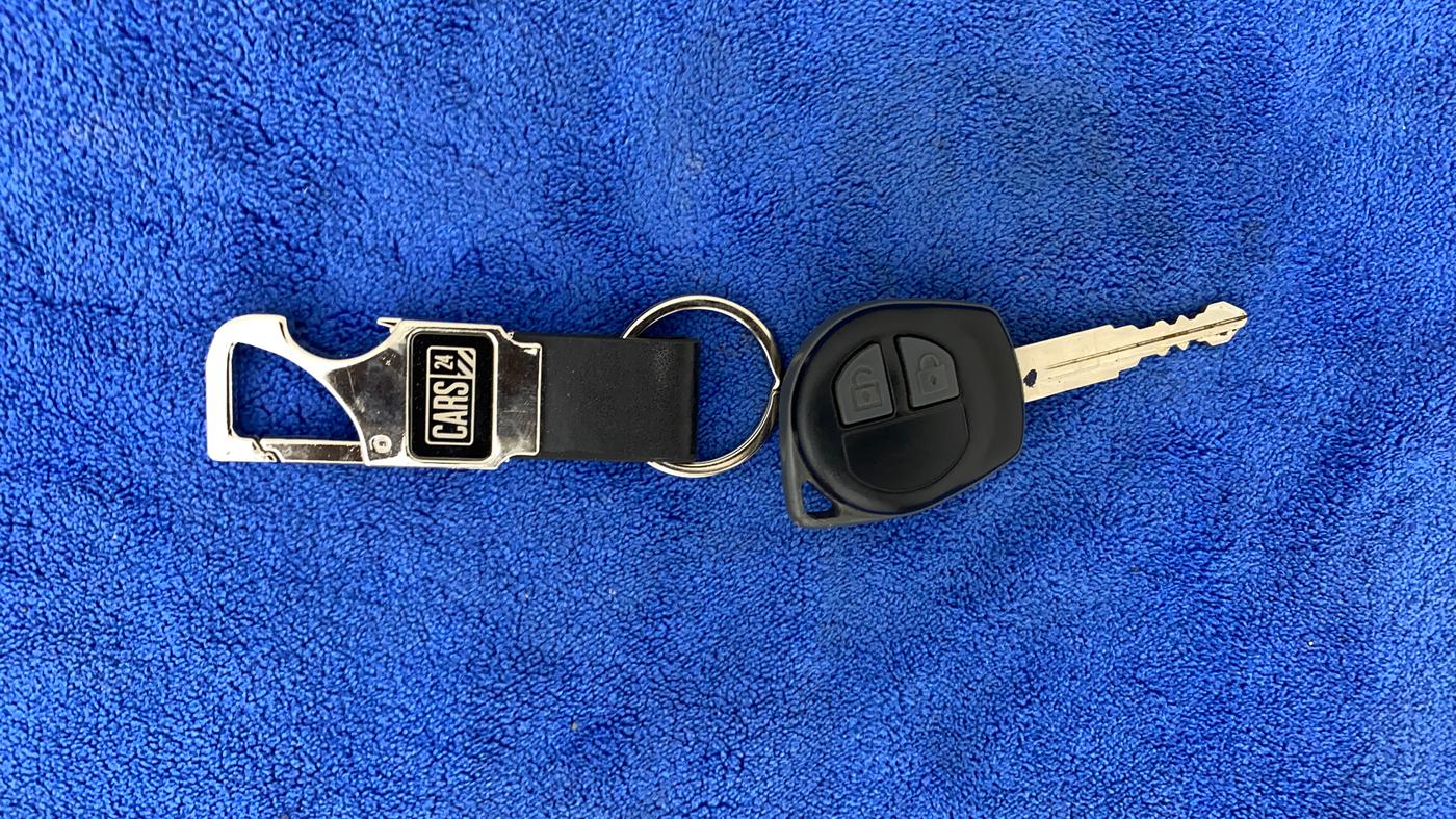 2016 Maruti Swift Dzire VXI, Petrol, Manual, 56,784 km, Key Close Up