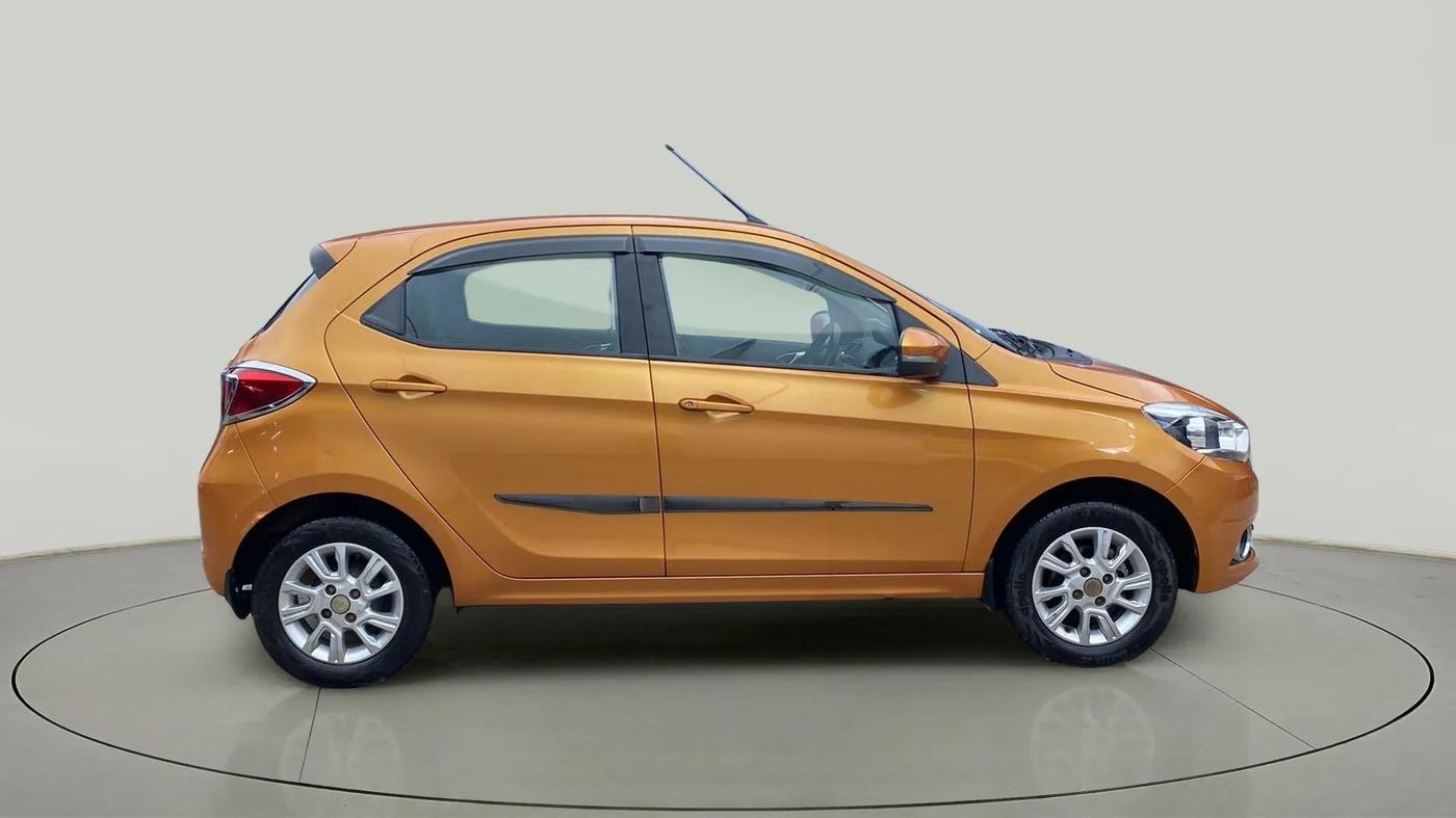 2018 Tata Tiago XZ PETROL, Petrol, Manual, 45,133 km, Right Side View