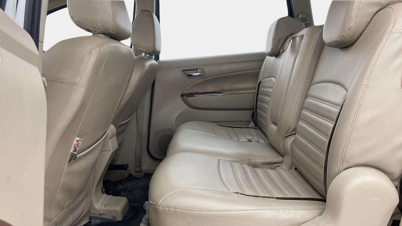 2016 Maruti Ertiga VXI CNG, CNG, Manual, 57,794 km, Right Side Rear Door Cabin