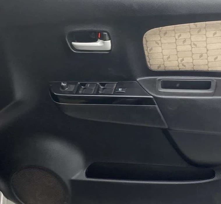 2018 Maruti Wagon R 1.0 VXI+, CNG, Manual, 80,264 km, Driver Side Door Panels Control