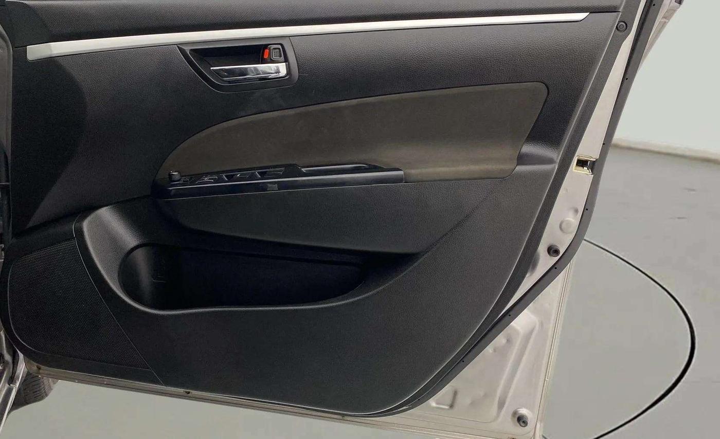 2016 Maruti Swift VXI, Petrol, Manual, 40,529 km, Driver Side Door Panels Control