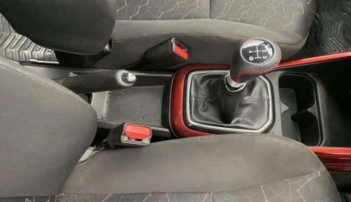 2017 Maruti IGNIS ALPHA 1.2 DUAL TONE, Petrol, Manual, 43,502 km, Gear Lever