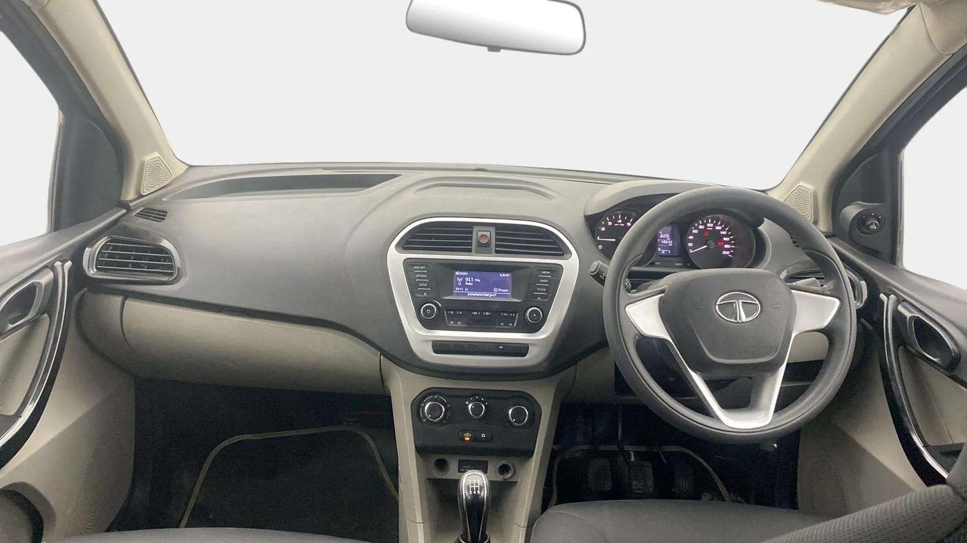 2016 Tata Tiago XT PETROL, Petrol, Manual, 49,032 km, Dashboard
