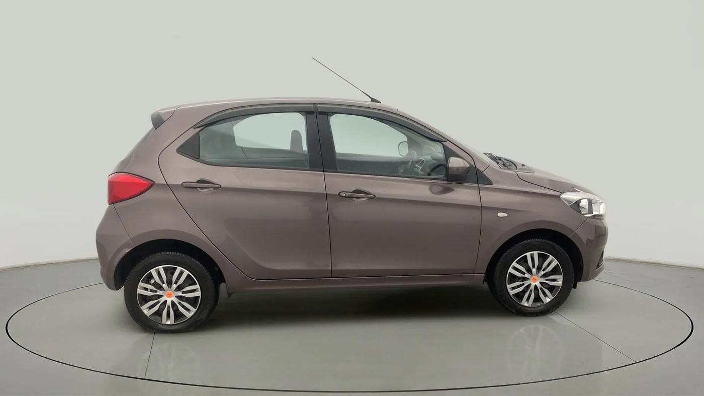 2016 Tata Tiago XT PETROL, Petrol, Manual, 49,032 km, Right Side