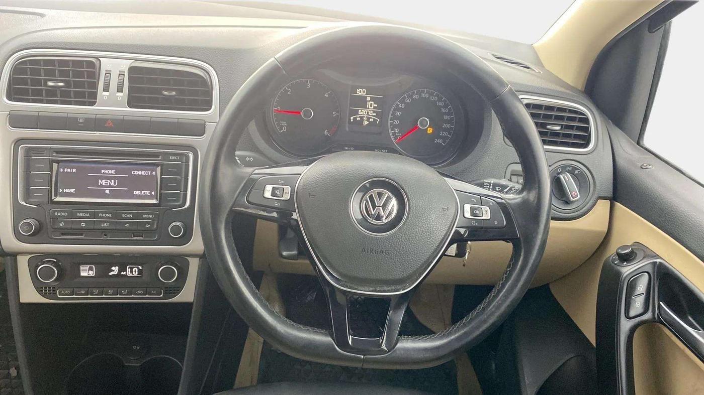 2014 Volkswagen Polo HIGHLINE1.5L, Diesel, Manual, 62,203 km, Steering Wheel Close Up