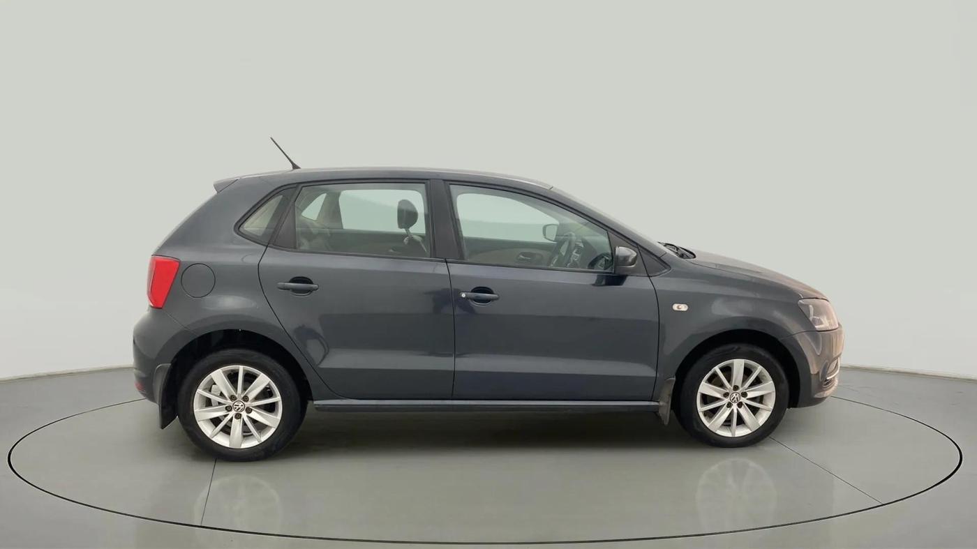 2014 Volkswagen Polo HIGHLINE1.5L, Diesel, Manual, 62,203 km, Right Side
