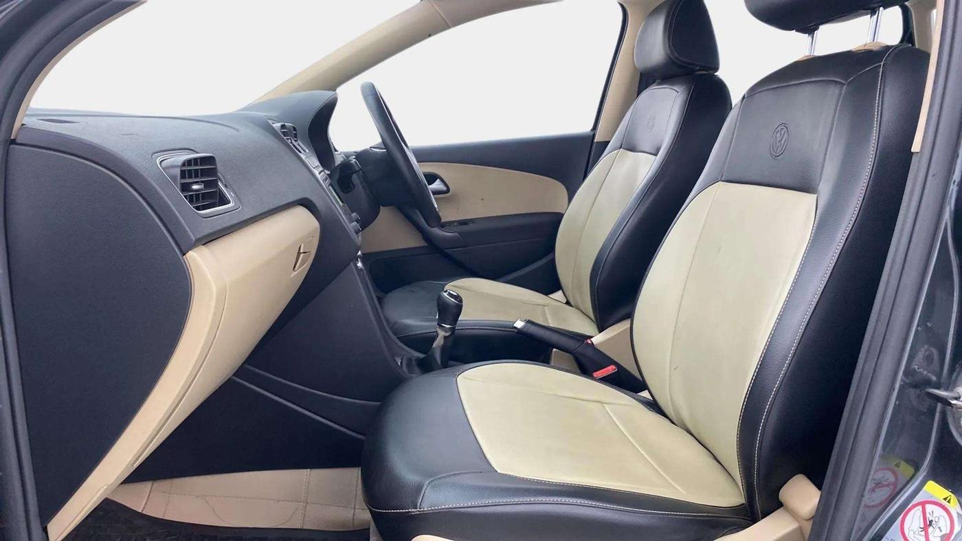 2014 Volkswagen Polo HIGHLINE1.5L, Diesel, Manual, 62,203 km, Right Side Front Door Cabin