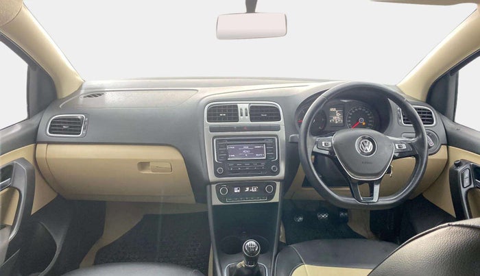 2014 Volkswagen Polo HIGHLINE1.5L, Diesel, Manual, 62,203 km, Dashboard
