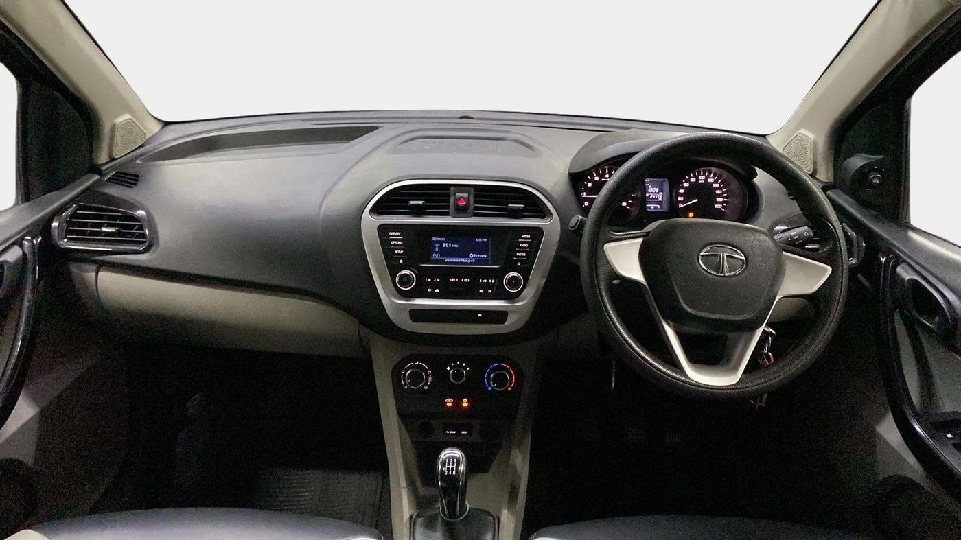 2016 Tata Tiago XT PETROL, Petrol, Manual, 24,251 km, Dashboard