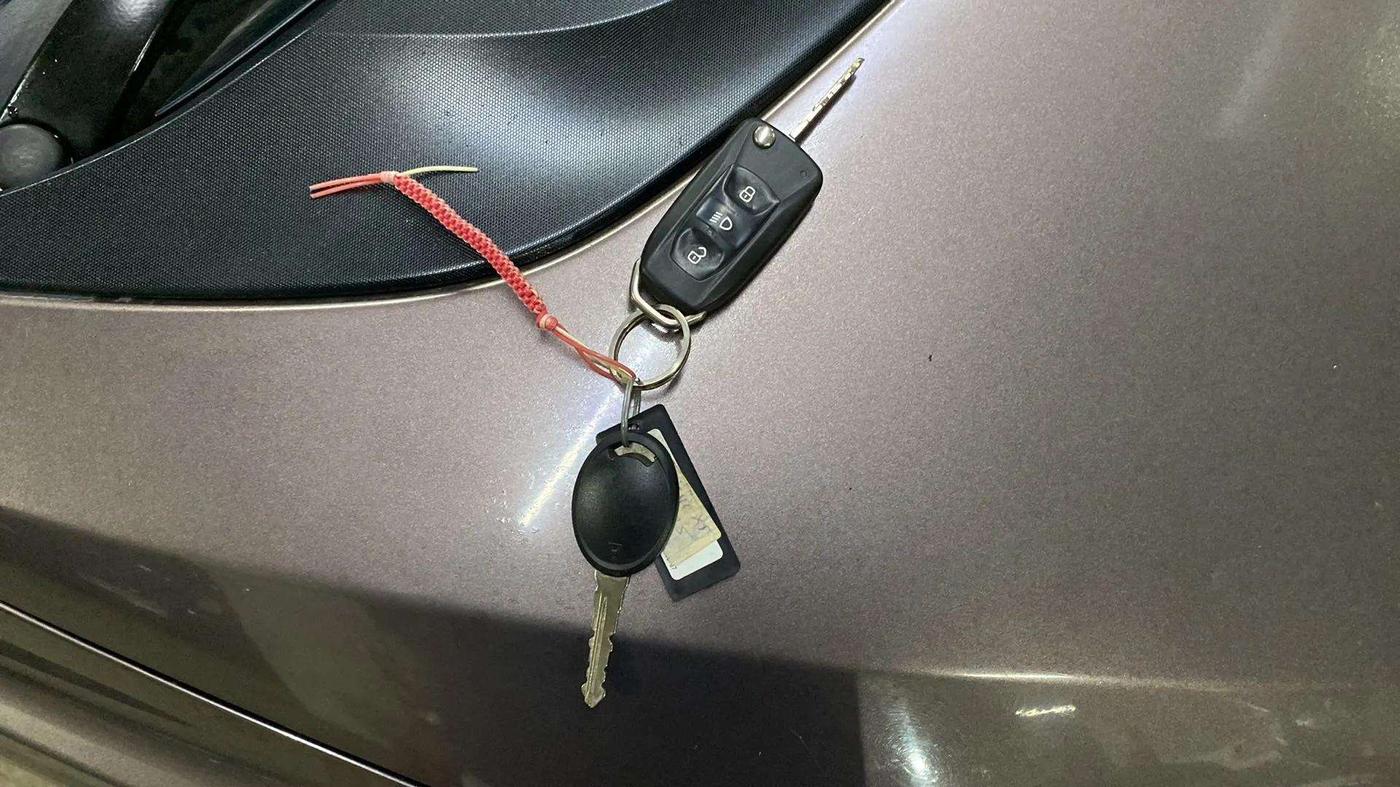 2016 Tata Tiago XT PETROL, Petrol, Manual, 24,251 km, Key Close Up
