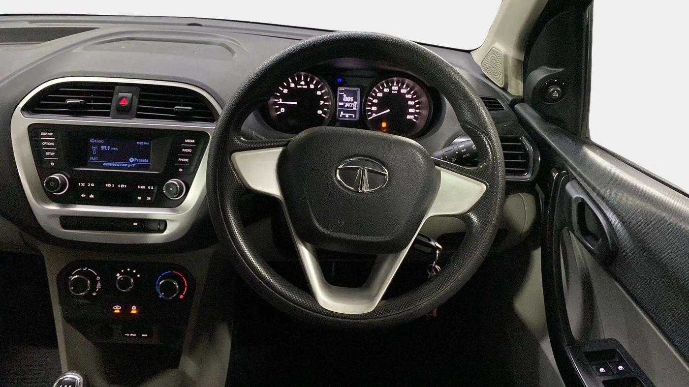 2016 Tata Tiago XT PETROL, Petrol, Manual, 24,251 km, Steering Wheel Close Up