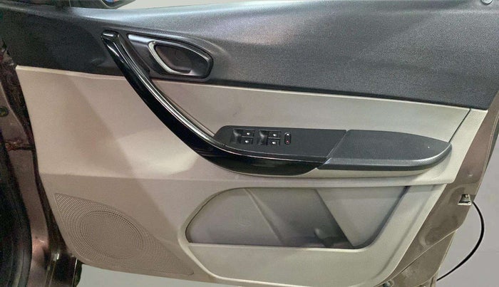 2016 Tata Tiago XT PETROL, Petrol, Manual, 24,251 km, Driver Side Door Panels Control