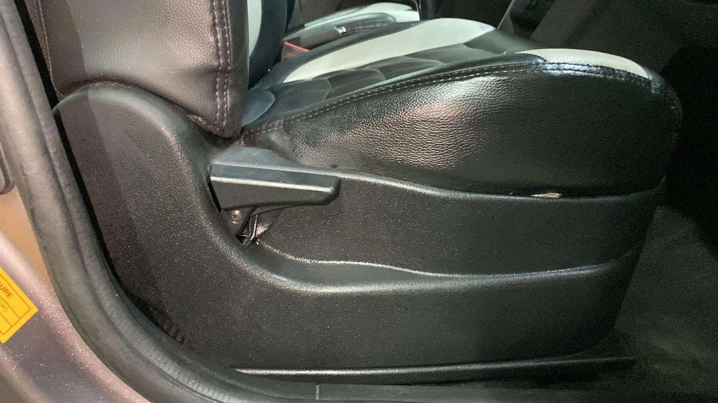 2016 Tata Tiago XT PETROL, Petrol, Manual, 24,251 km, Driver Side Adjustment Panel