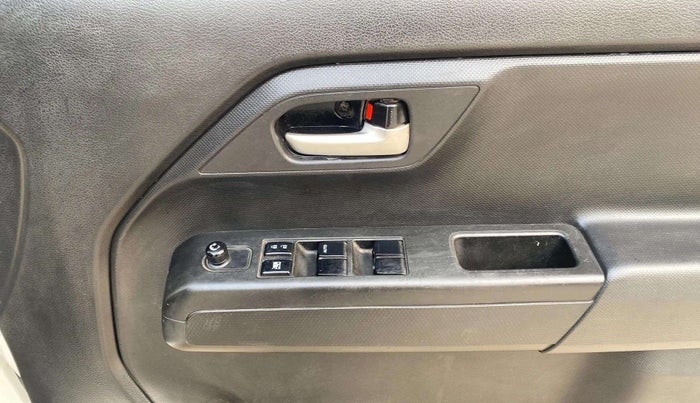 2019 Maruti New Wagon-R VXI 1.0, Petrol, Manual, 61,126 km, Driver Side Door Panels Control