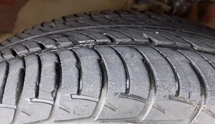2018 Maruti Celerio VXI CNG OPT, CNG, Manual, 42,638 km, Right Front Tyre Tread