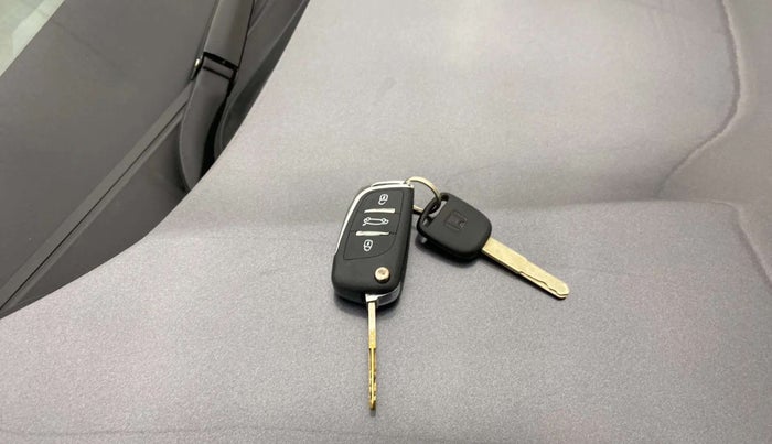 2021 Honda Amaze 1.2L I-VTEC S, Petrol, Manual, 57,395 km, Key Close Up