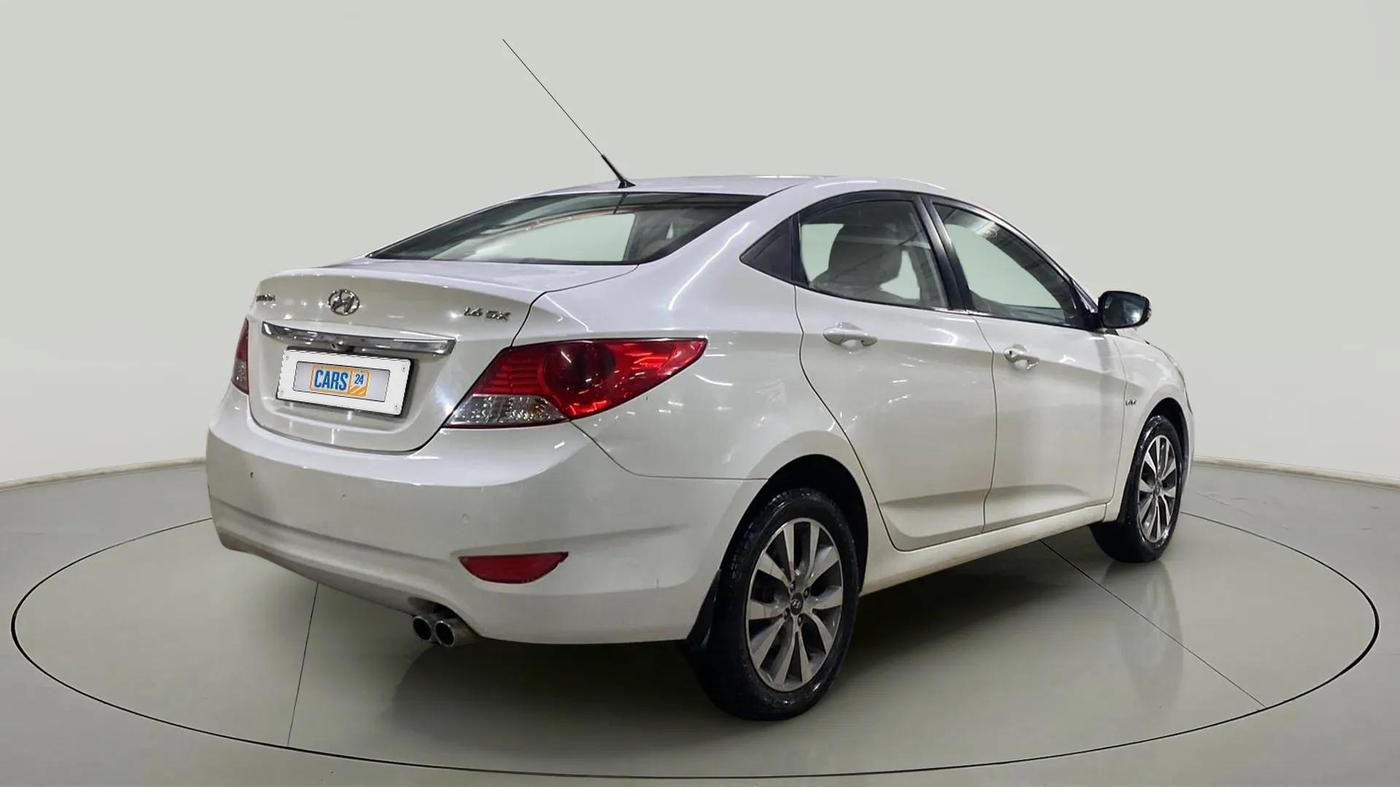 2014 Hyundai Verna FLUIDIC 1.6 VTVT SX, Petrol, Manual, 70,821 km, Right Back Diagonal