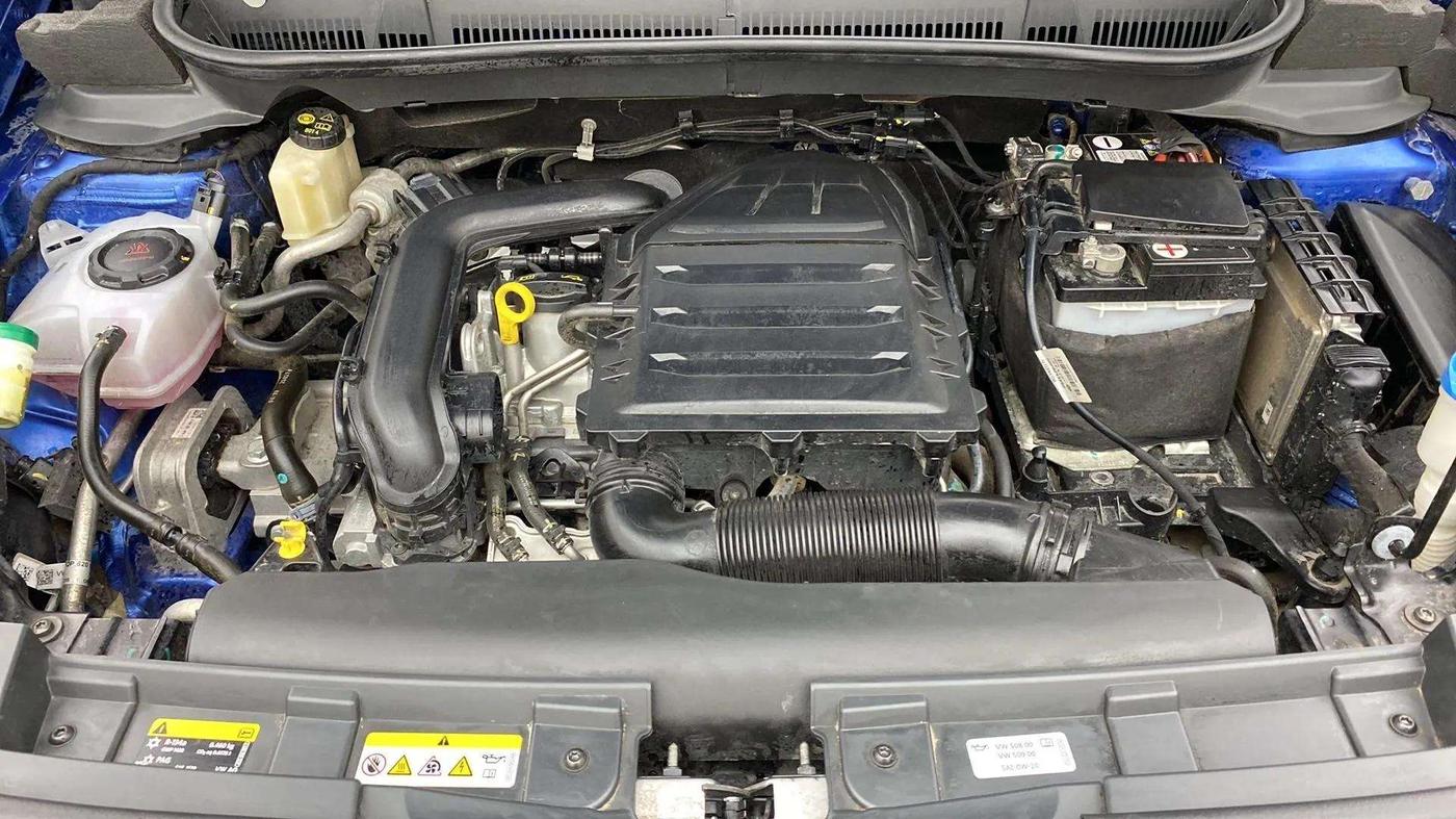 2023 Volkswagen TAIGUN HIGHLINE 1.0 TSI AT, Petrol, Automatic, 23,498 km, Open Bonet