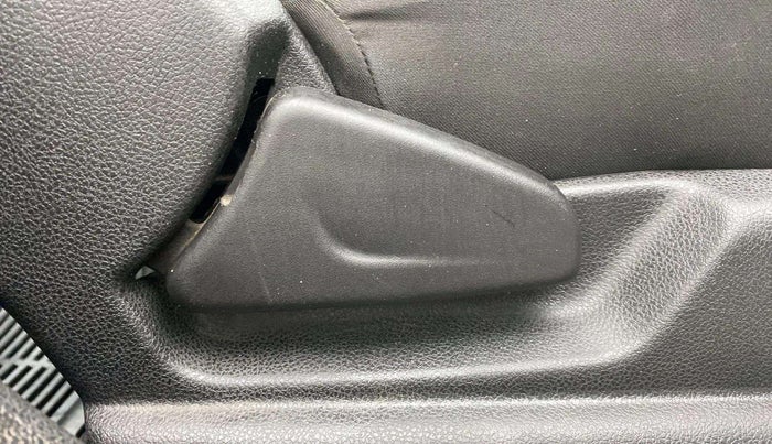 2019 Renault Kwid RXT 0.8 (O), Petrol, Manual, 23,606 km, Driver Side Adjustment Panel