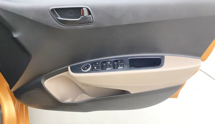 2016 Hyundai Grand i10 MAGNA AT 1.2 KAPPA VTVT, Petrol, Automatic, 64,211 km, Driver Side Door Panels Control