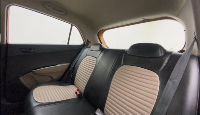 2016 Hyundai Grand i10 MAGNA AT 1.2 KAPPA VTVT, Petrol, Automatic, 64,211 km, Right Side Rear Door Cabin
