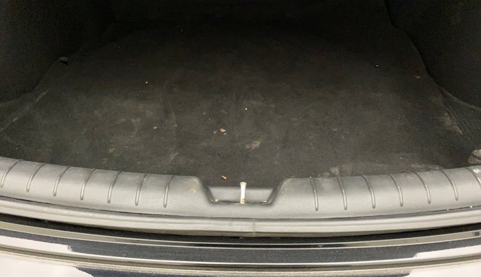 2019 Hyundai Verna 1.6 CRDI SX (O) AT, Diesel, Automatic, 95,710 km, Boot Inside