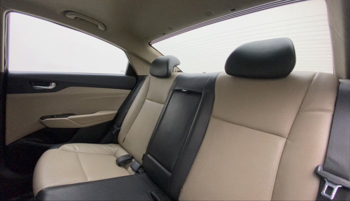 2019 Hyundai Verna 1.6 CRDI SX (O) AT, Diesel, Automatic, 95,710 km, Right Side Rear Door Cabin