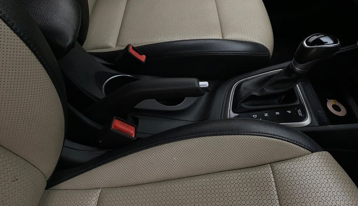 2019 Hyundai Verna 1.6 CRDI SX (O) AT, Diesel, Automatic, 95,710 km, Gear Lever