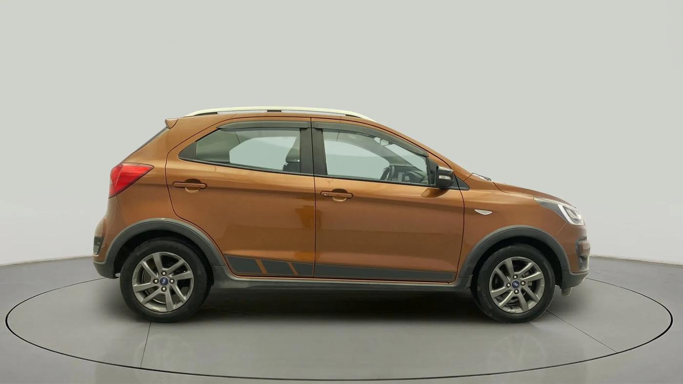 2018 Ford FREESTYLE TITANIUM PLUS 1.2 PETROL, Petrol, Manual, 77,676 km, Right Side View