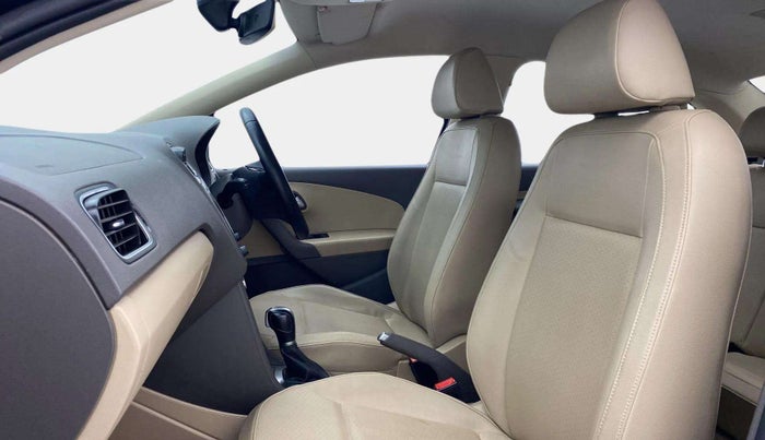 2016 Volkswagen Vento HIGHLINE 1.5 AT, Diesel, Automatic, 53,766 km, Right Side Front Door Cabin