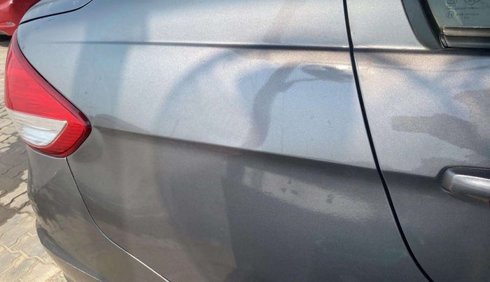 2016 Maruti Ciaz VXI+, Petrol, Manual, 73,777 km, Right quarter panel - Slightly dented